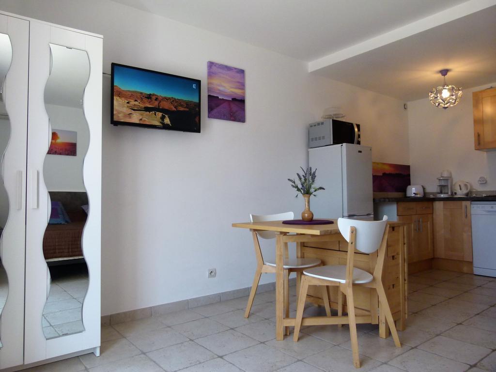 Appartement Soleil Rouge à Les Adrets-de-l'Estérel Extérieur photo