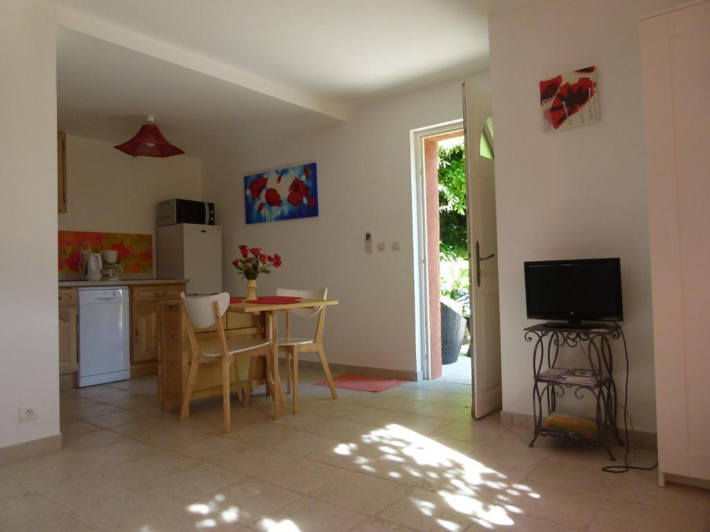 Appartement Soleil Rouge à Les Adrets-de-l'Estérel Chambre photo